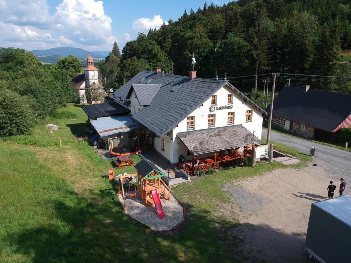 Penzion Štvanice Staré Město Esterno foto